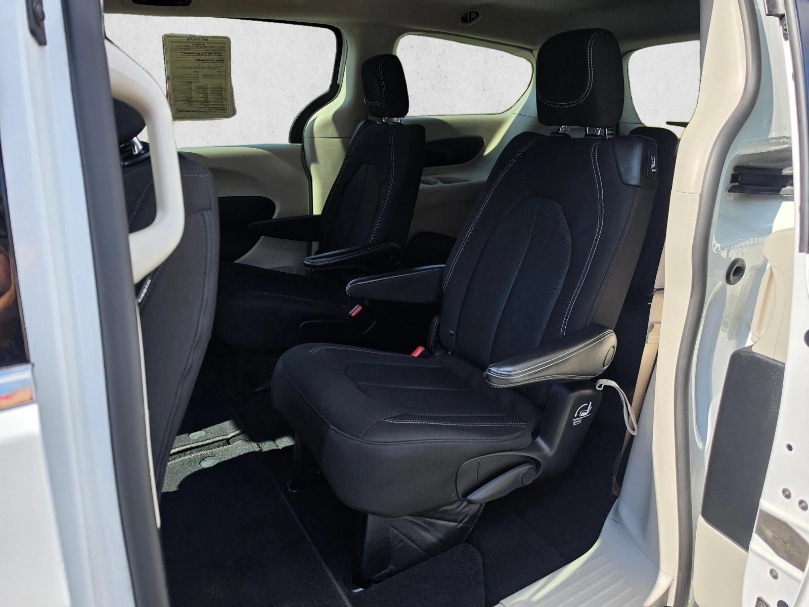 2023 Chrysler Voyager LX FWD