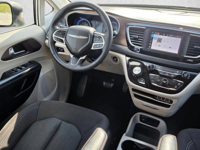 2023 Chrysler Voyager LX FWD