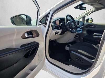 2023 Chrysler Voyager LX FWD