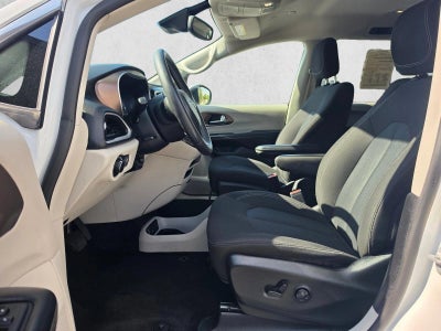 2023 Chrysler Voyager LX FWD
