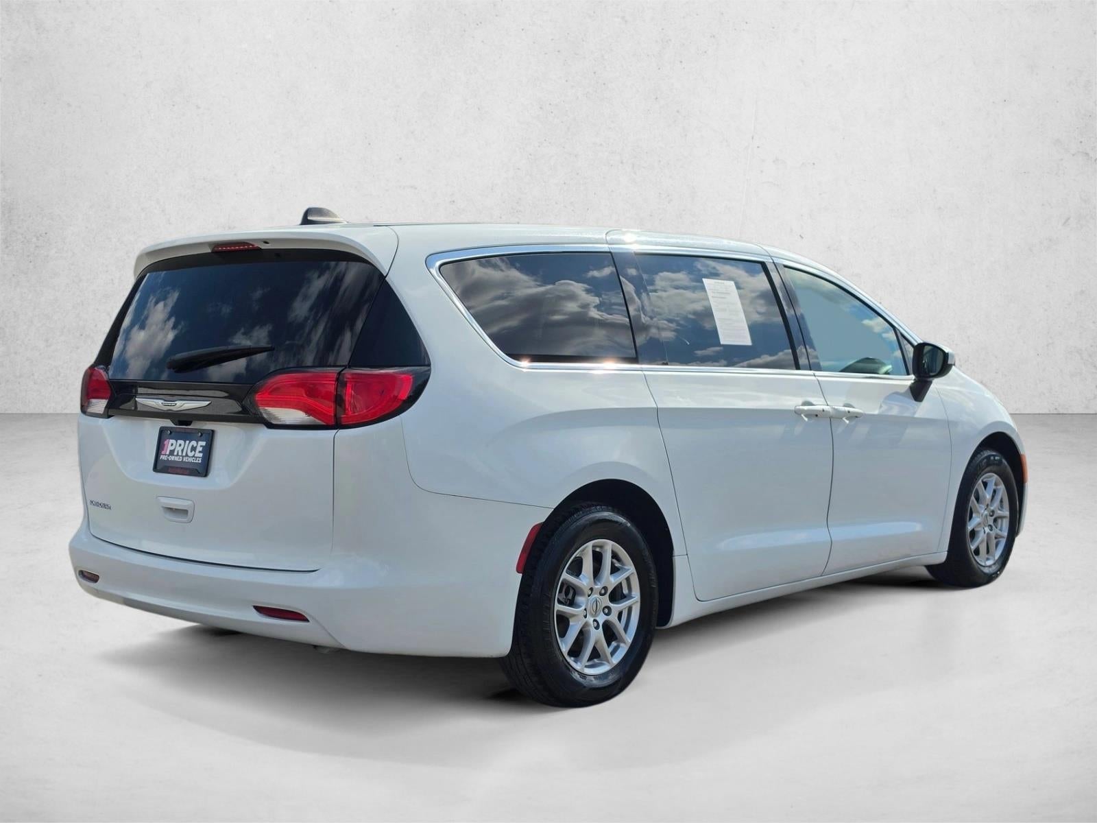 2023 Chrysler Voyager LX FWD