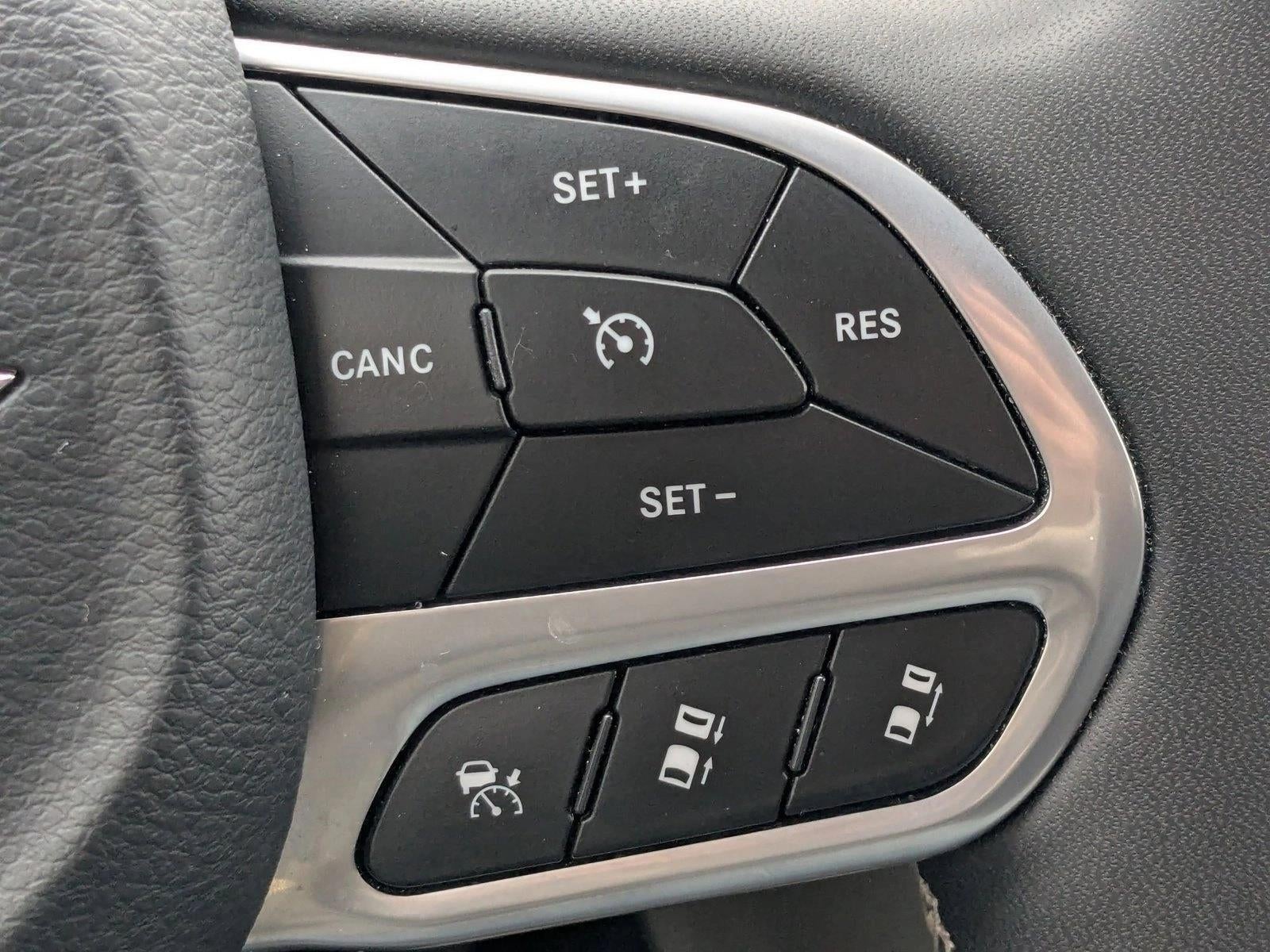 2024 Chrysler Pacifica Hybrid Select FWD