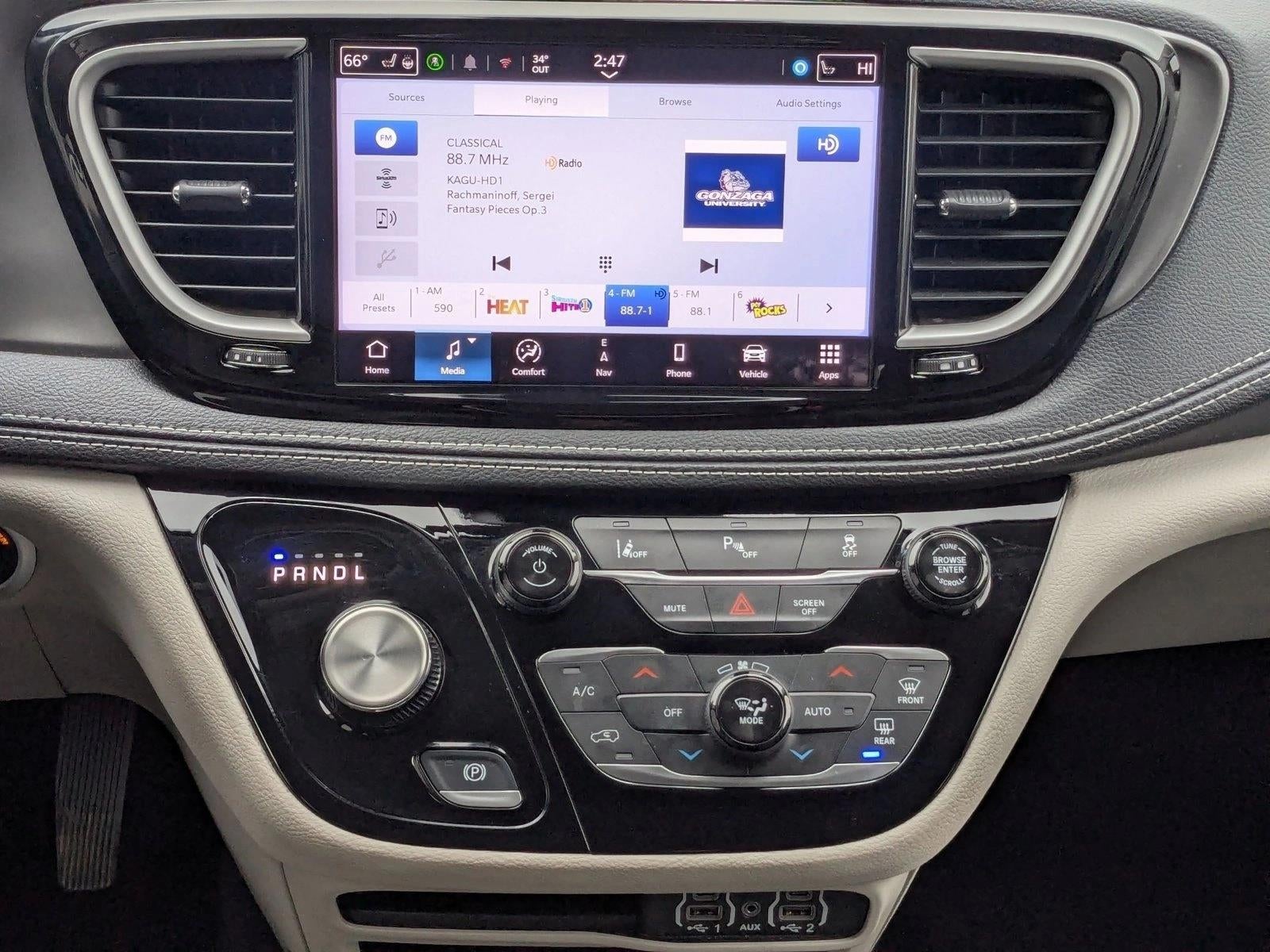 2024 Chrysler Pacifica Hybrid Select FWD