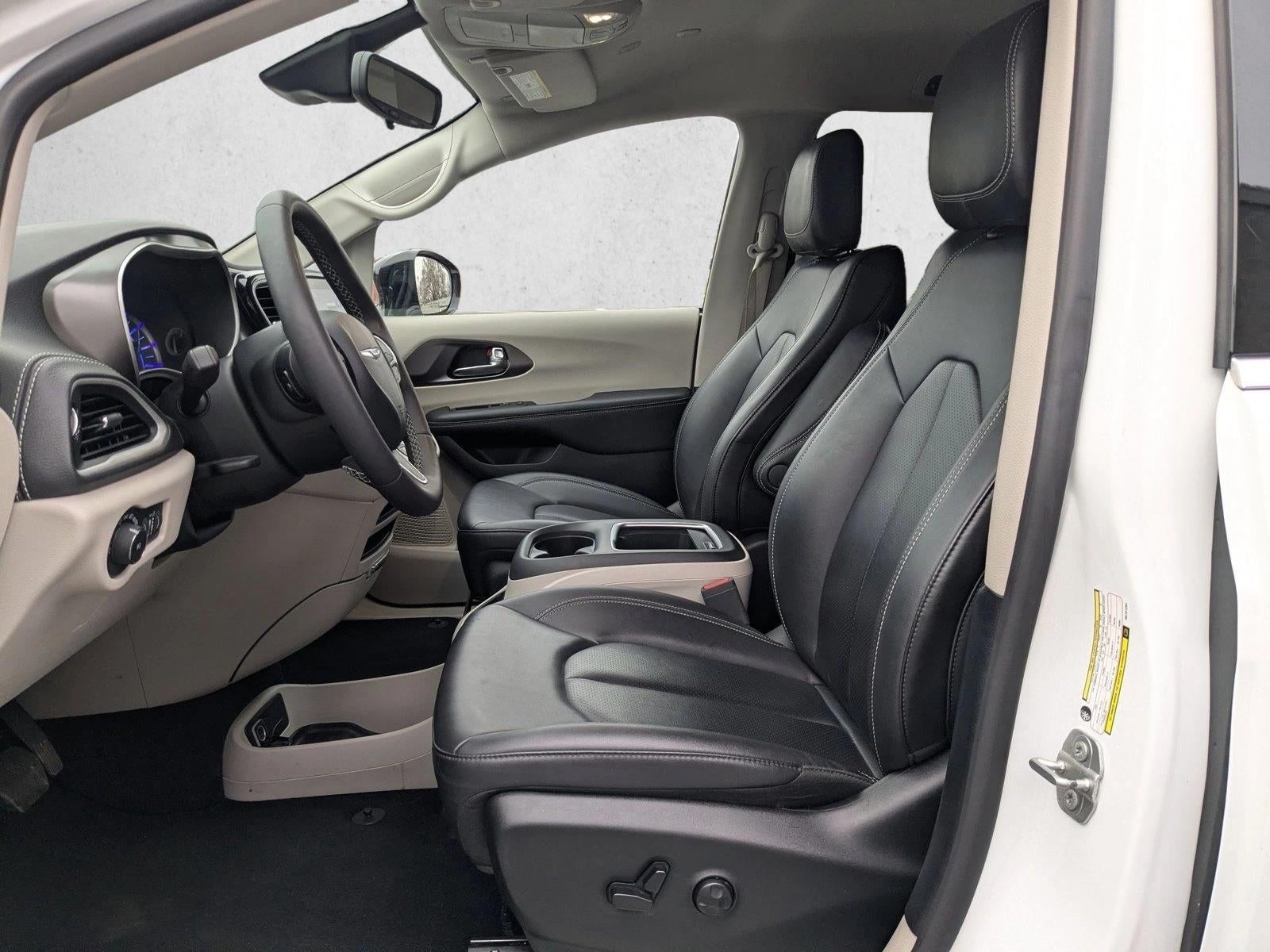 2024 Chrysler Pacifica Hybrid Select FWD