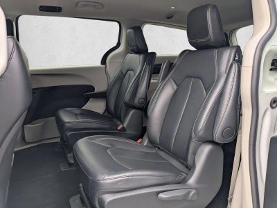 2024 Chrysler Pacifica Hybrid Select FWD