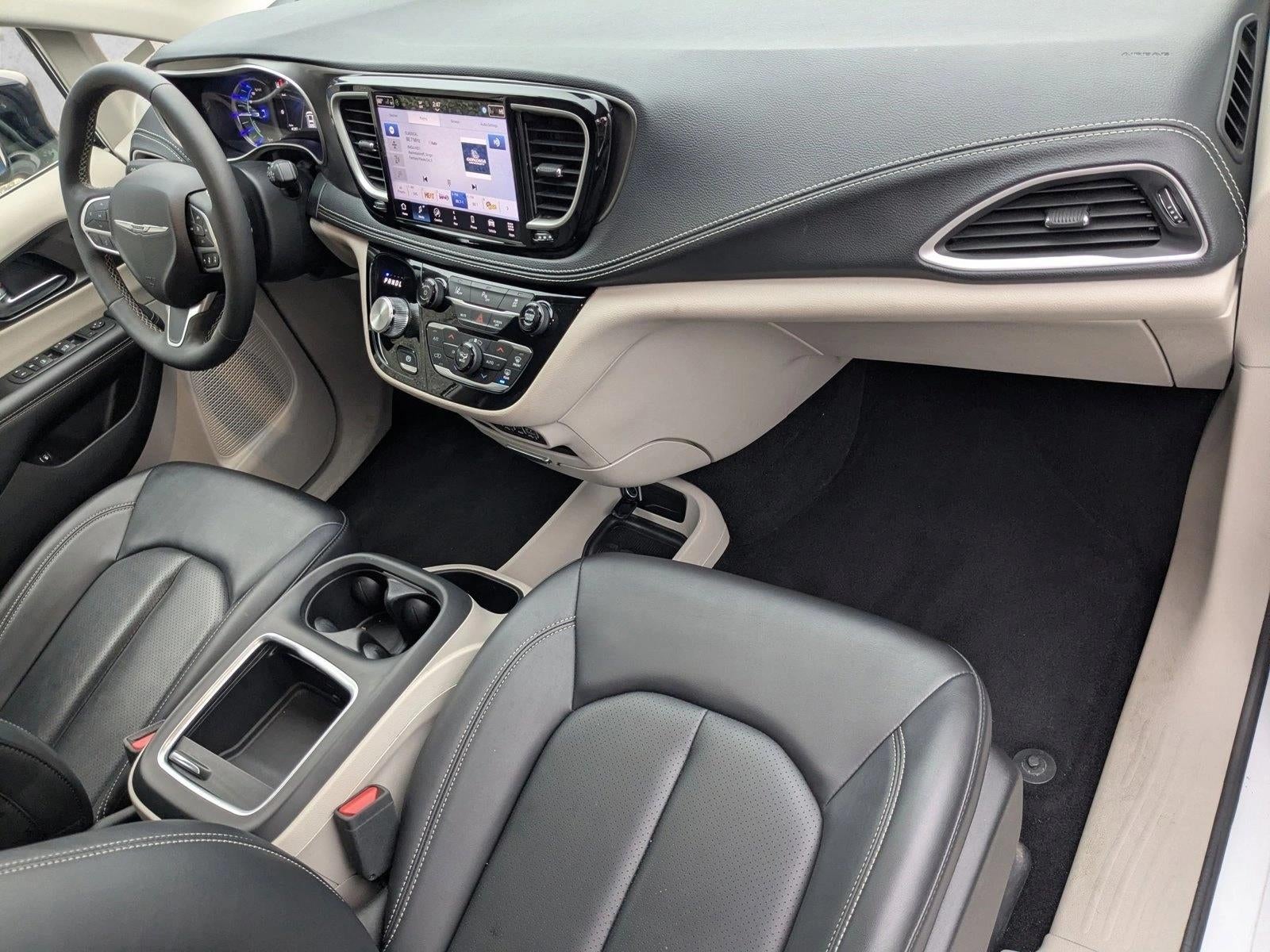 2024 Chrysler Pacifica Hybrid Select FWD