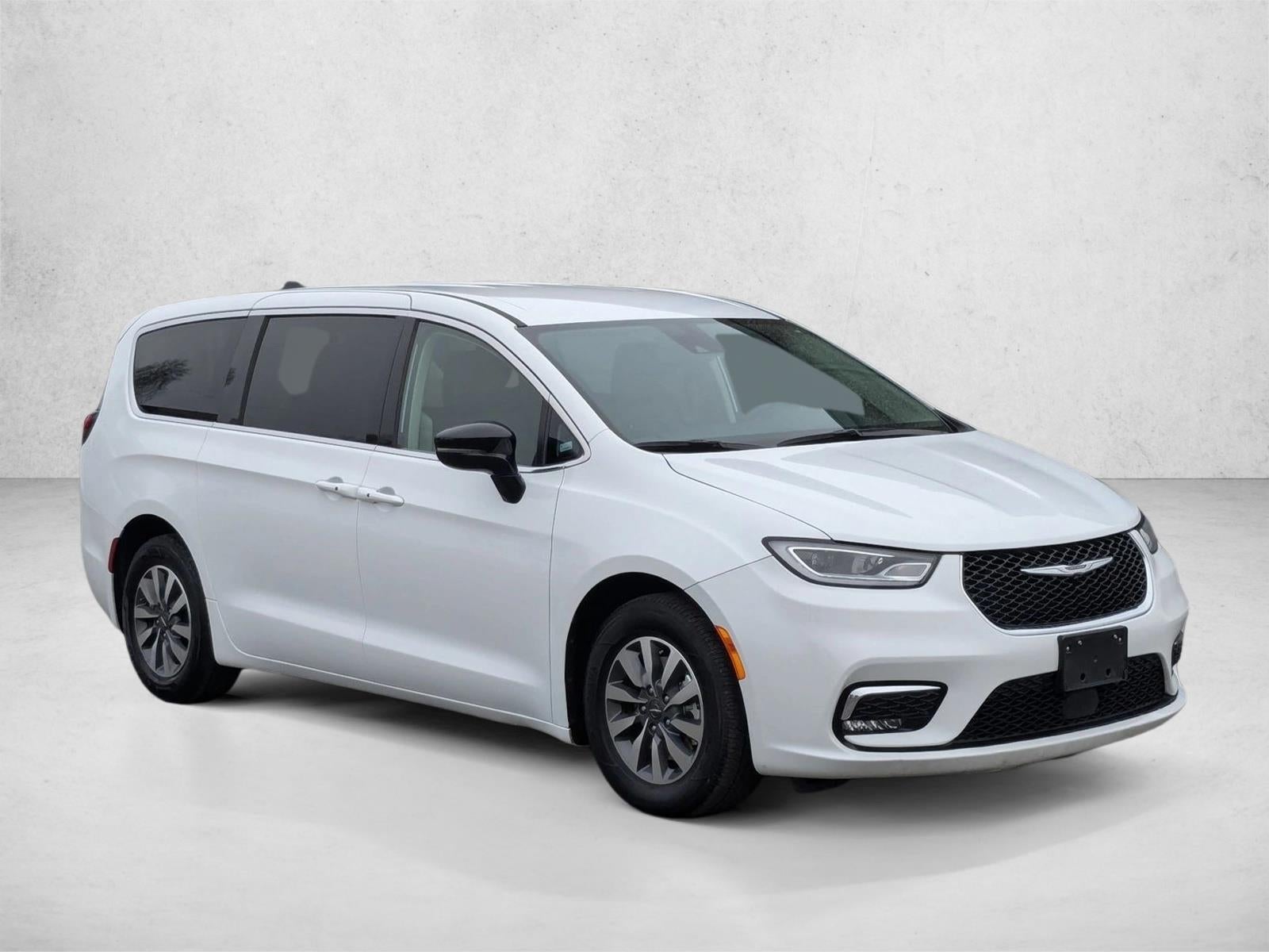 2024 Chrysler Pacifica Hybrid Select FWD
