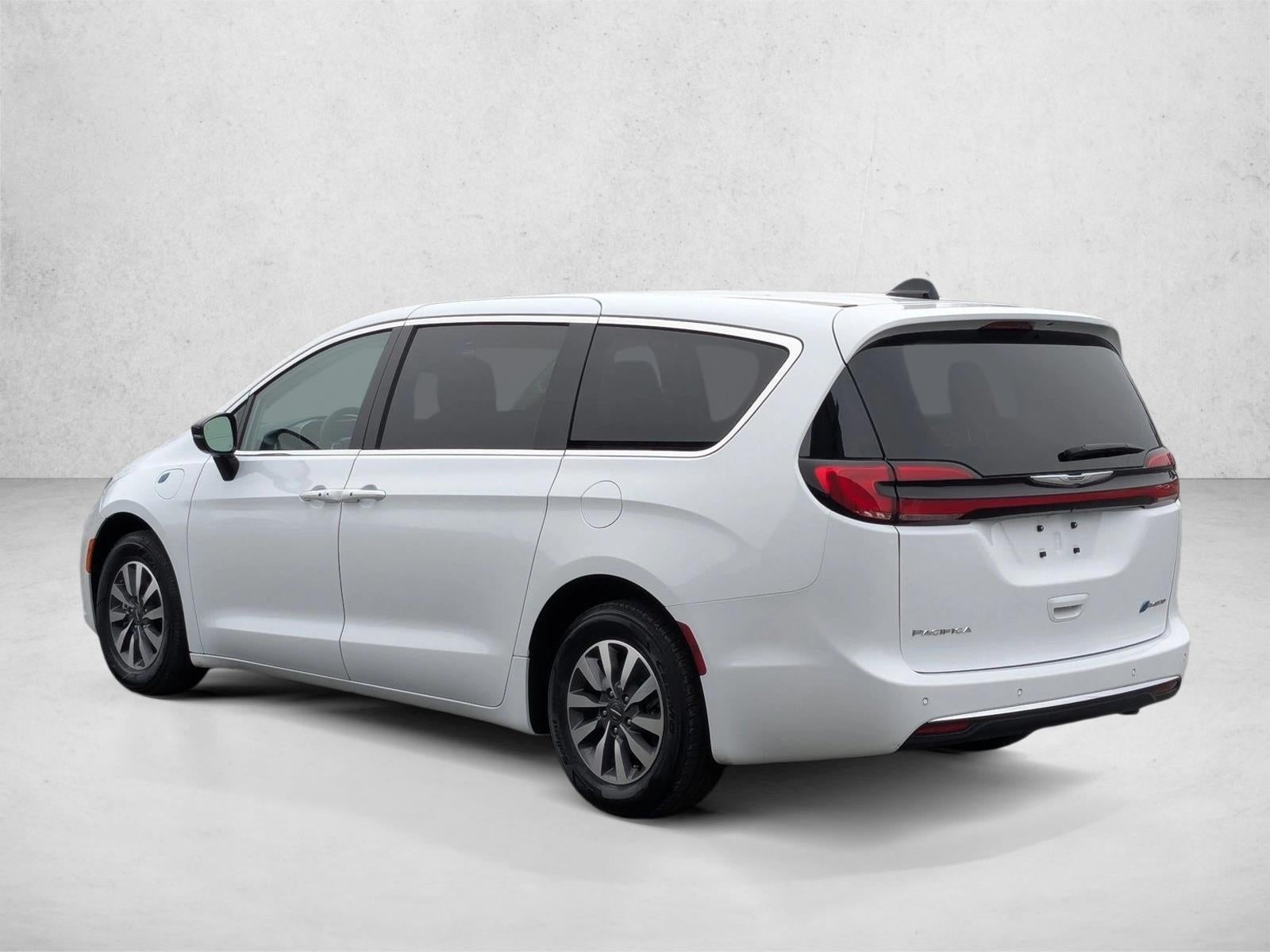 2024 Chrysler Pacifica Hybrid Select FWD