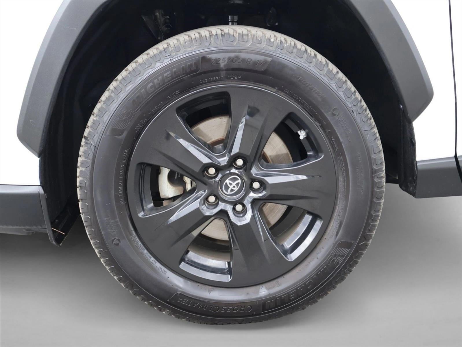 2019 Toyota RAV4 XLE AWD (Natl)