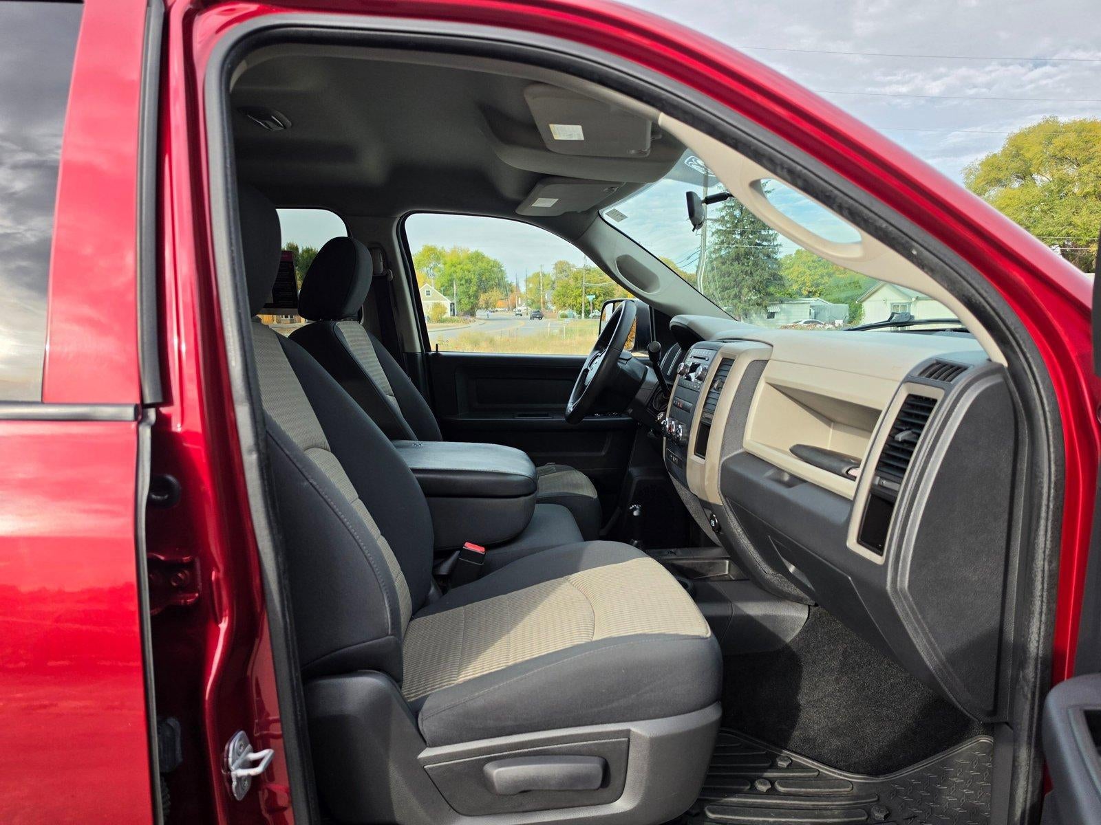2012 RAM 3500 4WD Crew Cab 8 Ft Box ST