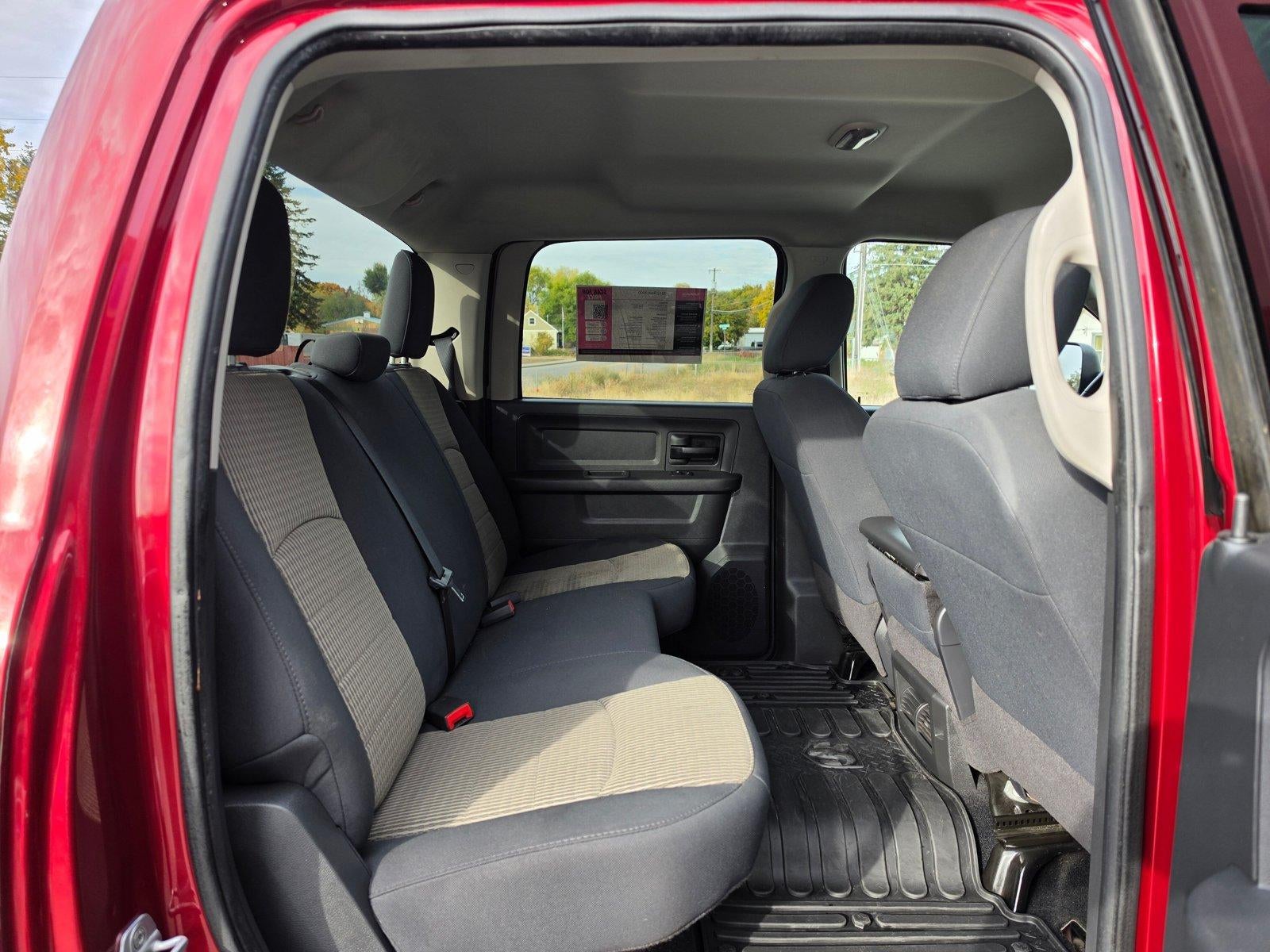 2012 RAM 3500 4WD Crew Cab 8 Ft Box ST