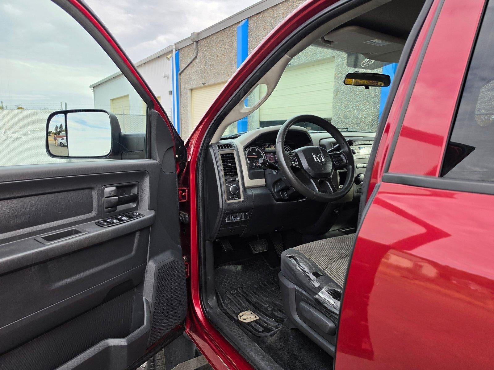 2012 RAM 3500 4WD Crew Cab 8 Ft Box ST