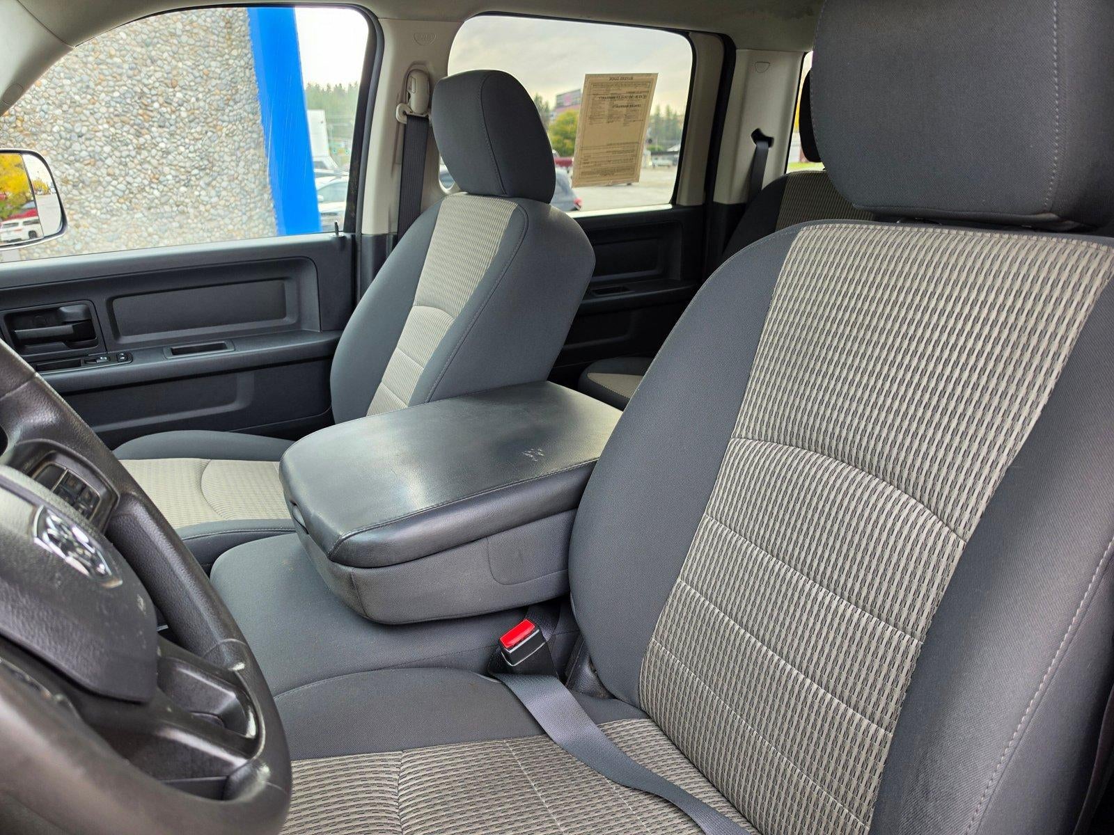 2012 RAM 3500 4WD Crew Cab 8 Ft Box ST