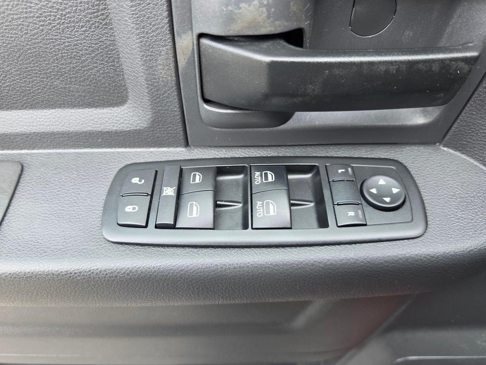 2012 RAM 3500 4WD Crew Cab 8 Ft Box ST