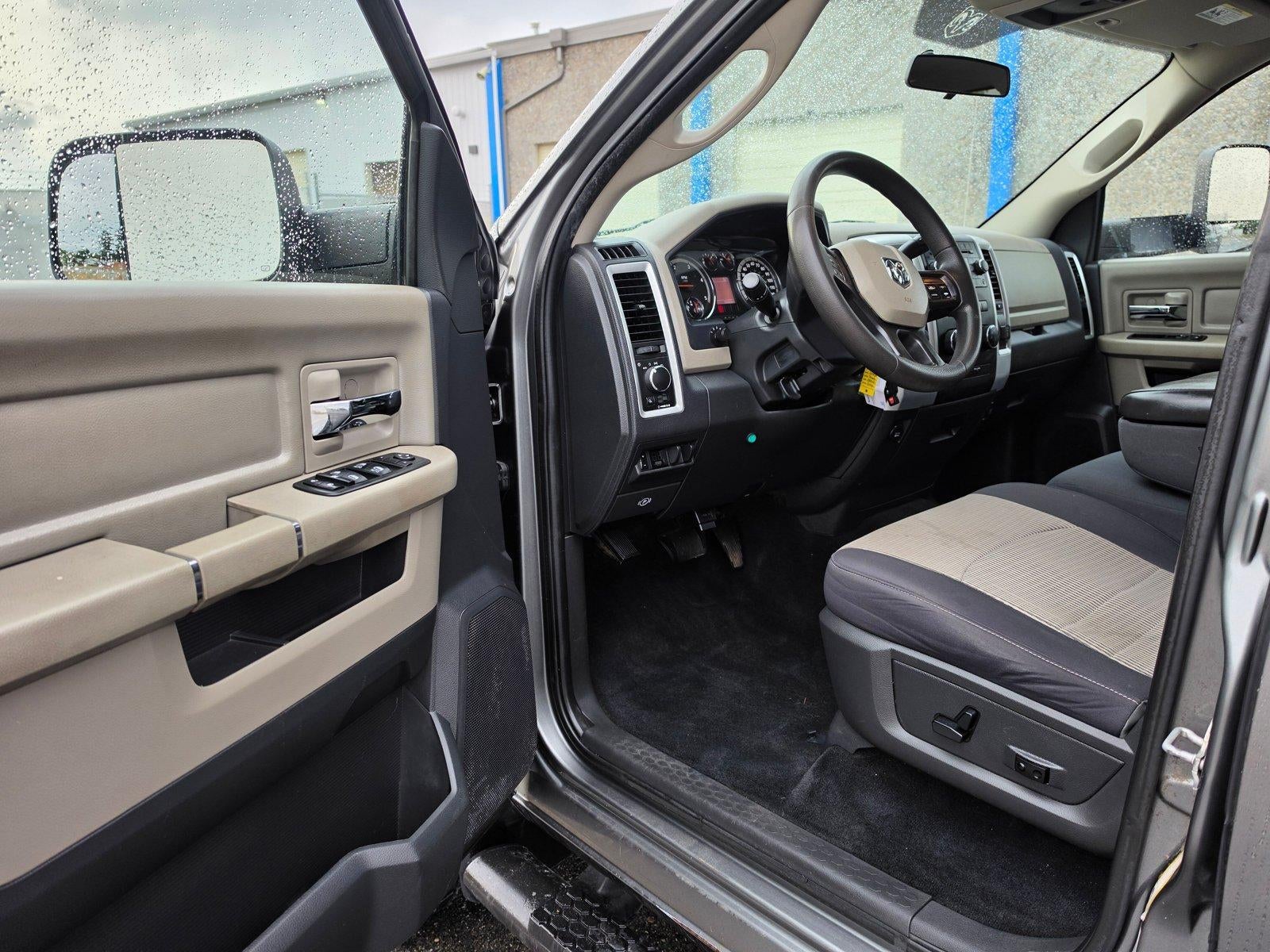 2012 RAM 2500 4WD Crew Cab 6.4 Ft Box SLT