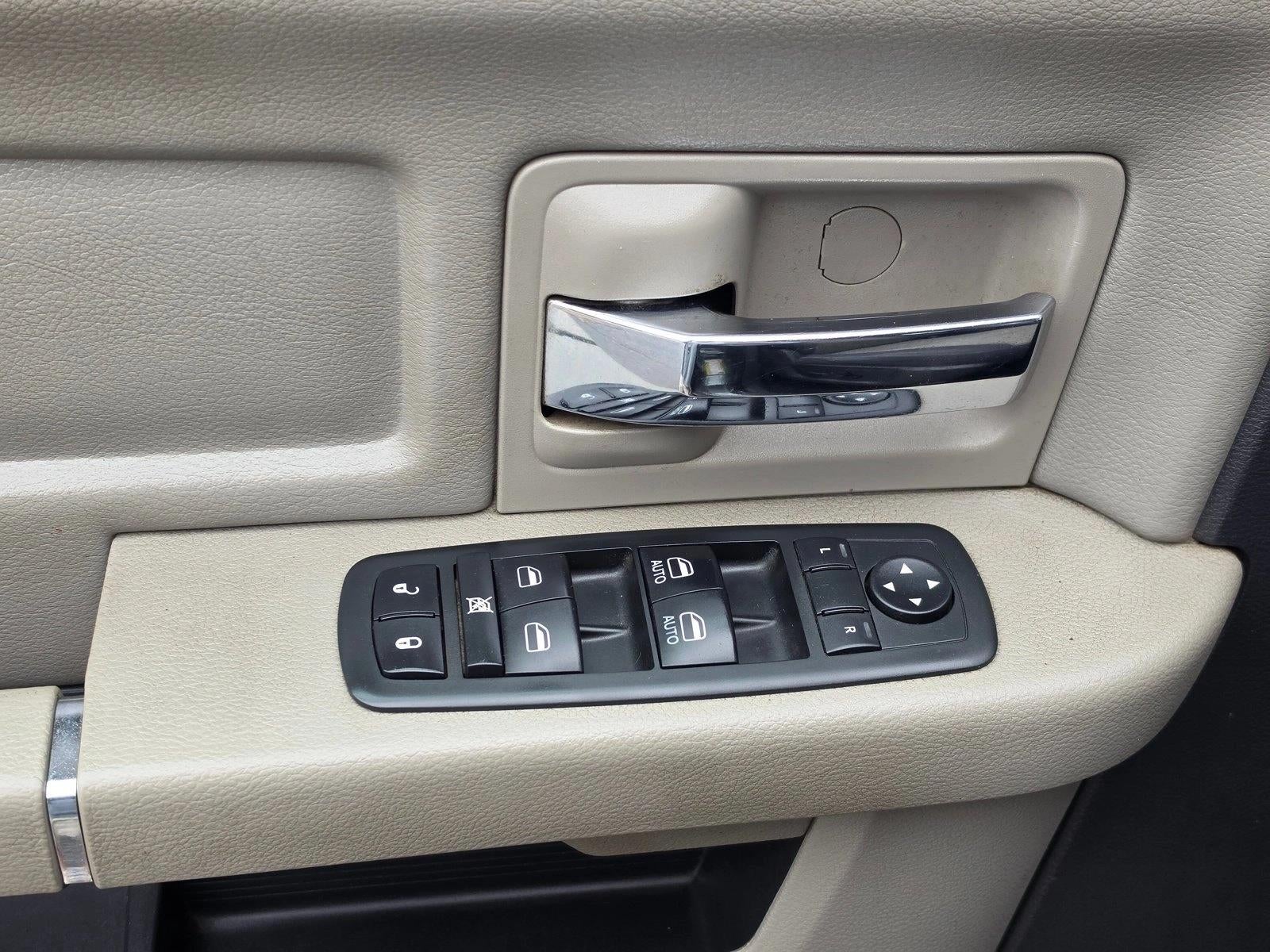 2012 RAM 2500 4WD Crew Cab 6.4 Ft Box SLT