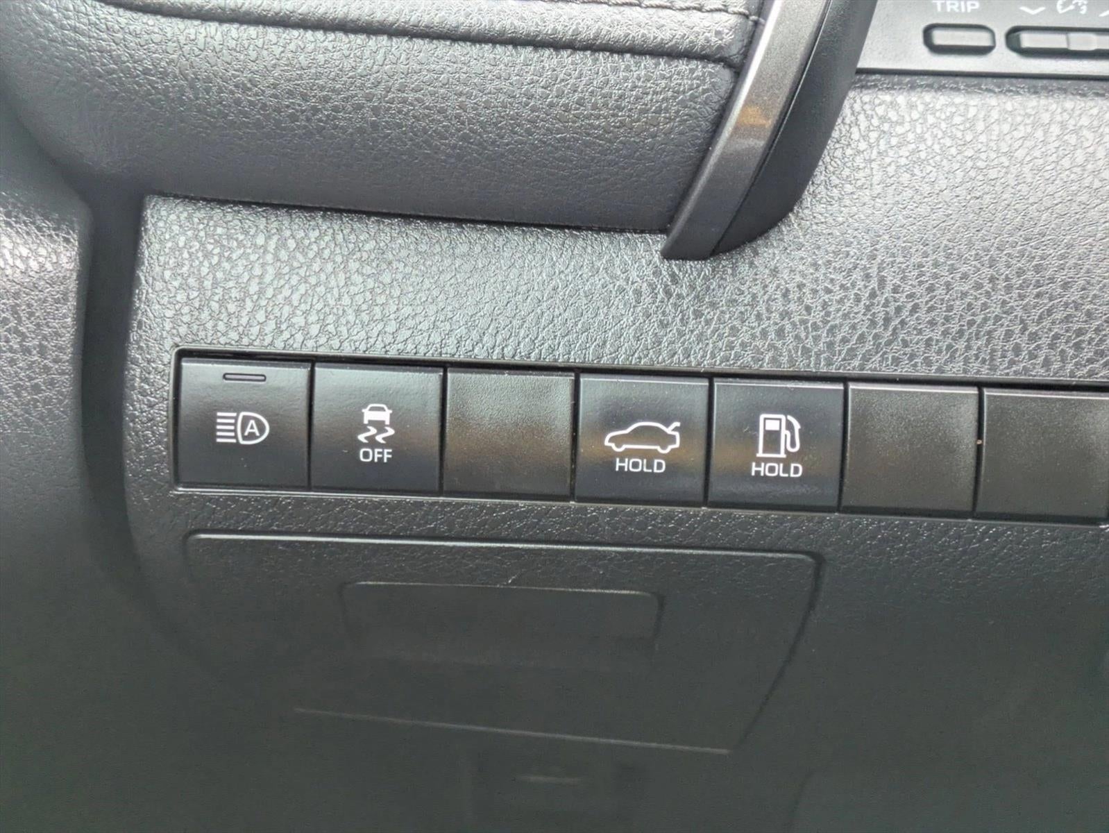 2023 Toyota Camry LE Auto (Natl)