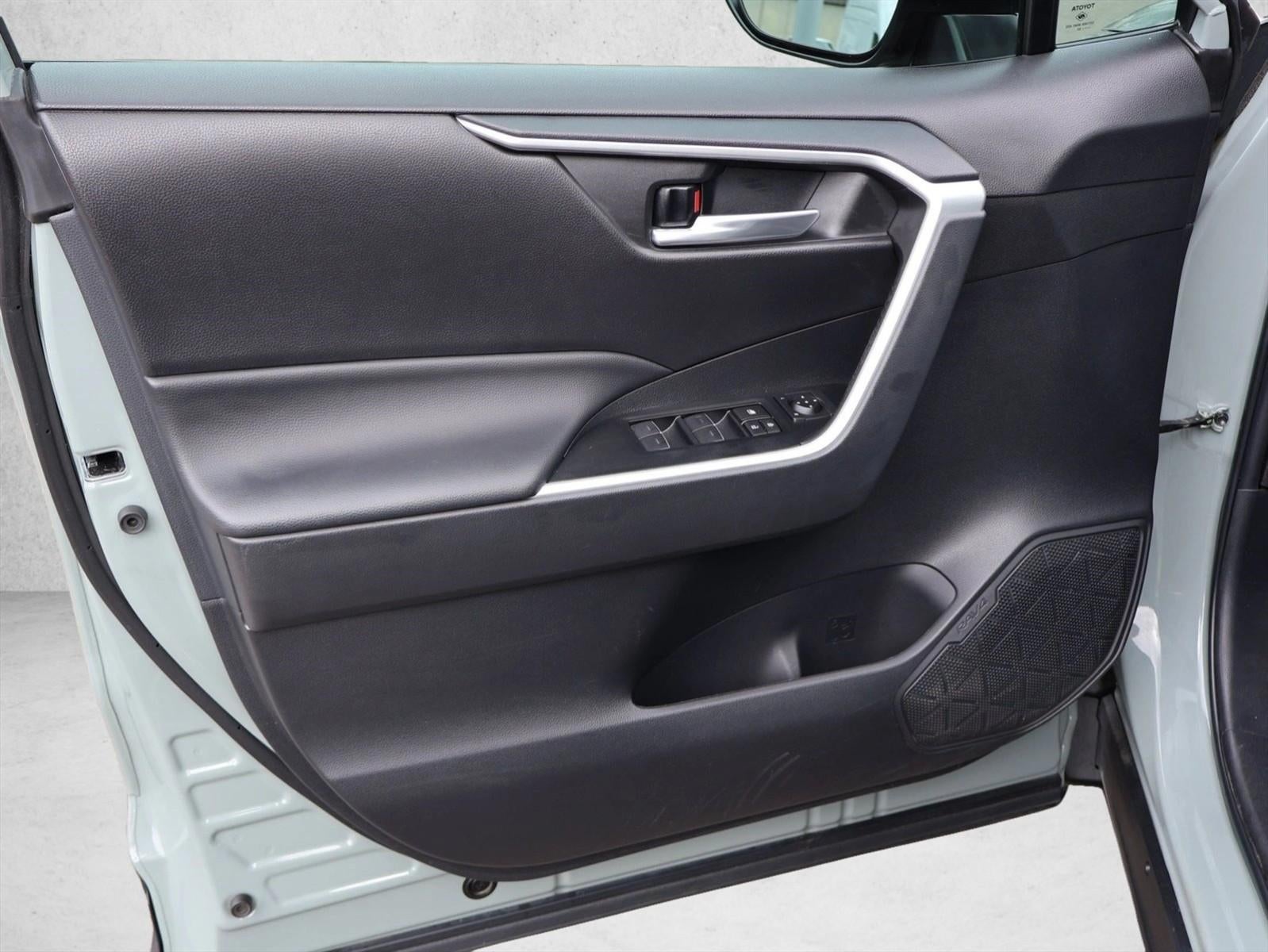 2023 Toyota RAV4 Hybrid XLE AWD (Natl)