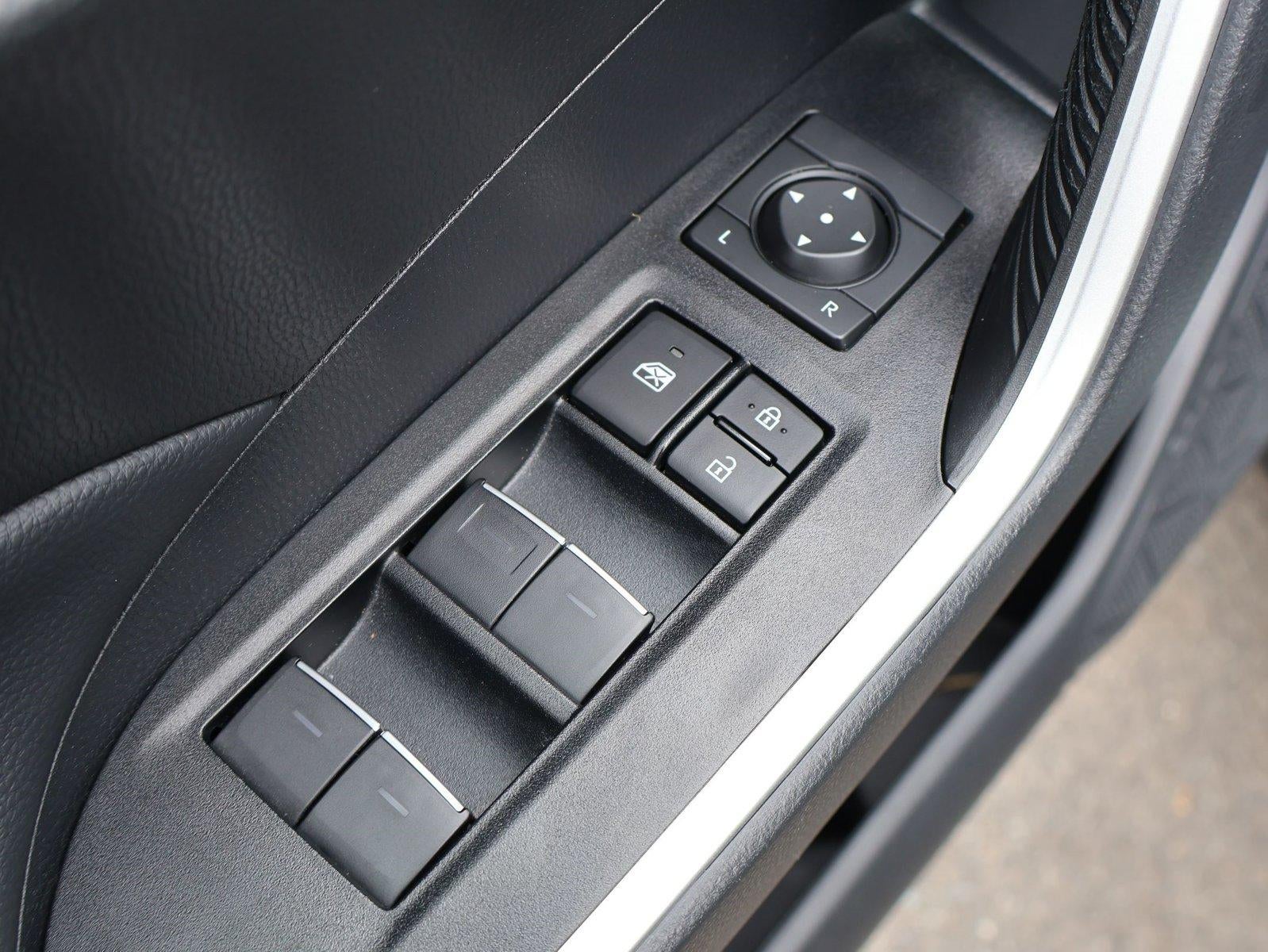 2023 Toyota RAV4 Hybrid XLE AWD (Natl)