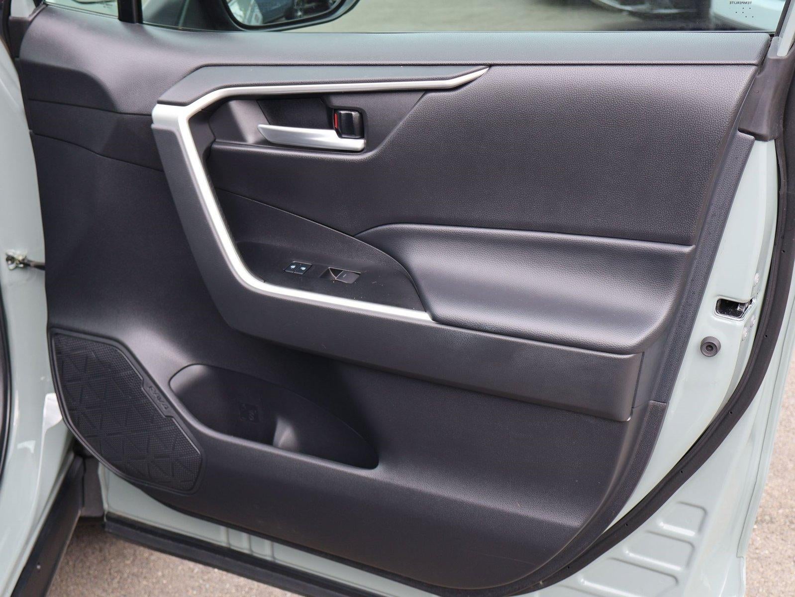 2023 Toyota RAV4 Hybrid XLE AWD (Natl)