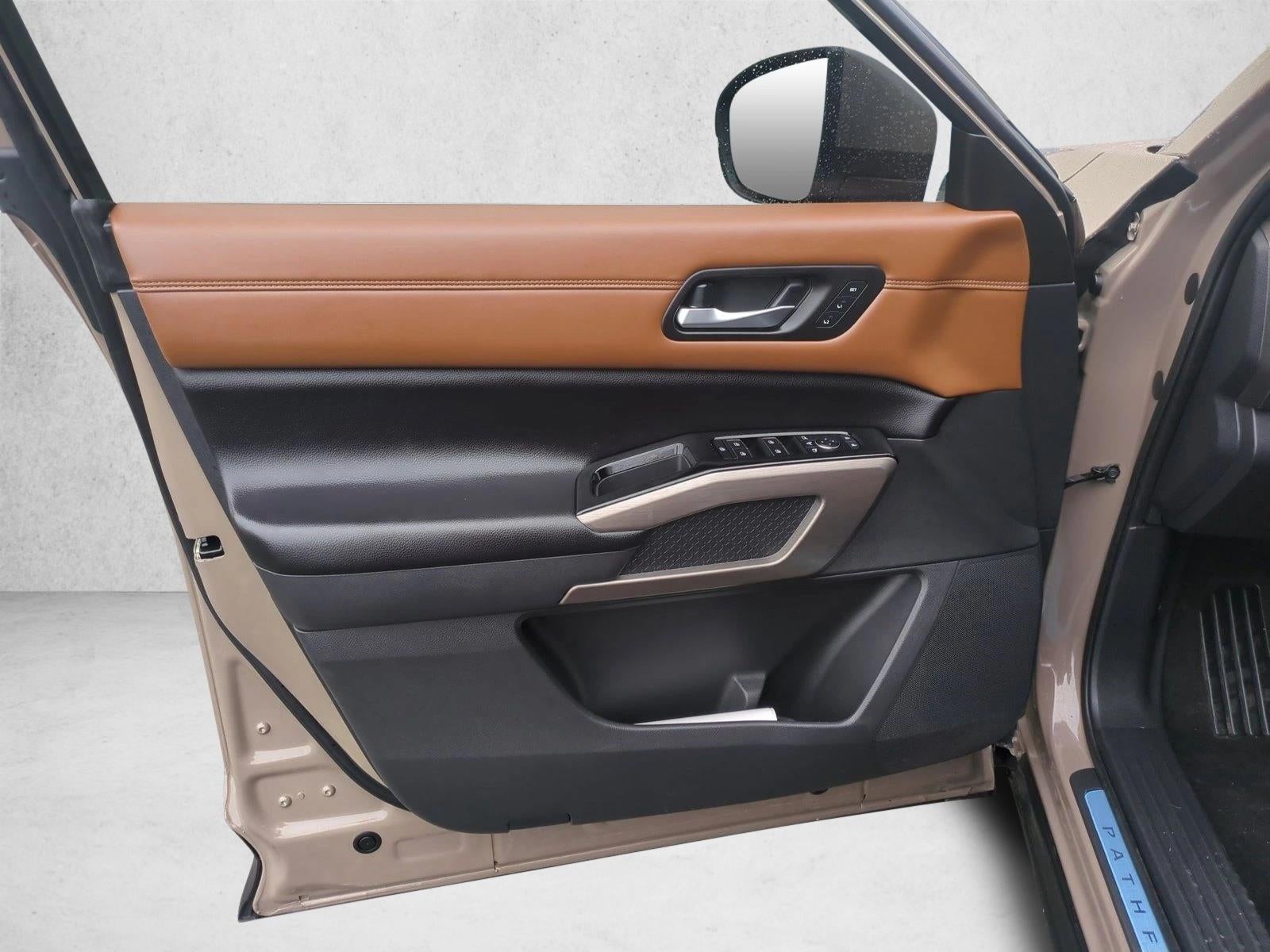 2023 Nissan Pathfinder Platinum 4WD