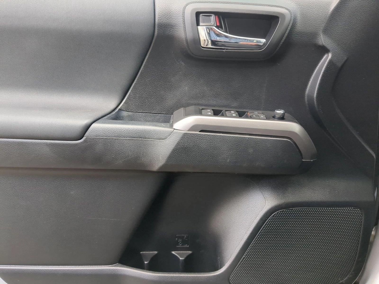 2017 Toyota Tacoma SR5 Double Cab 6' Bed V6 4x4 AT (Natl)