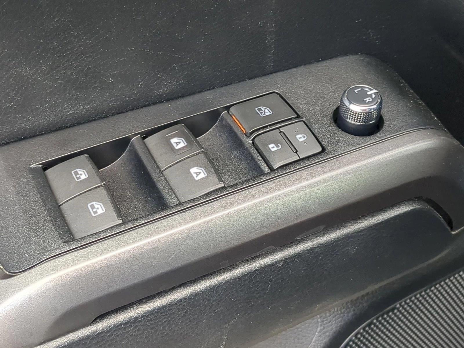 2017 Toyota Tacoma SR5 Double Cab 6' Bed V6 4x4 AT (Natl)