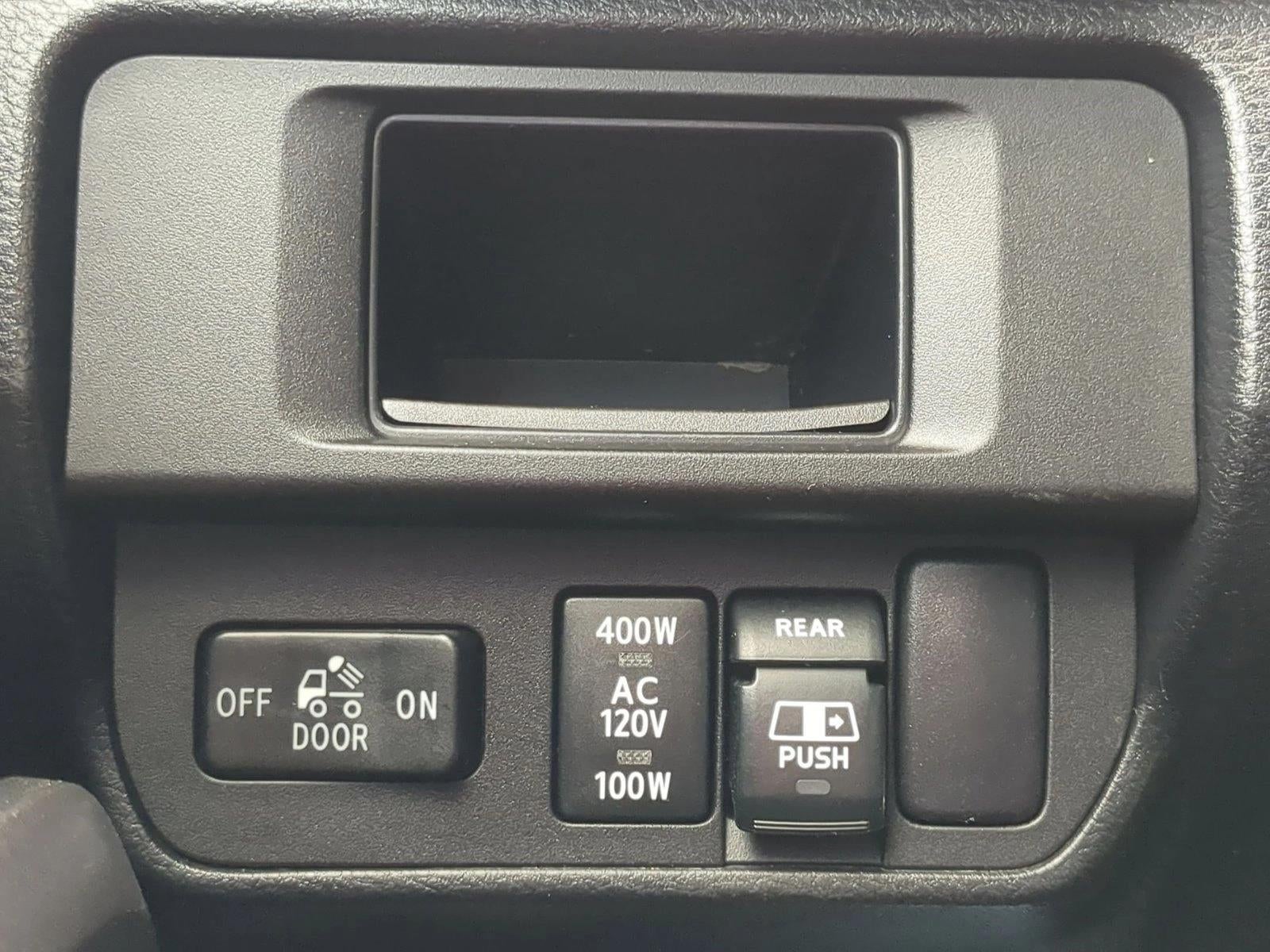 2017 Toyota Tacoma SR5 Double Cab 6' Bed V6 4x4 AT (Natl)