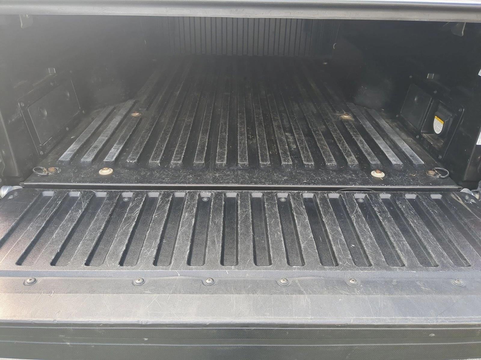 2017 Toyota Tacoma SR5 Double Cab 6' Bed V6 4x4 AT (Natl)