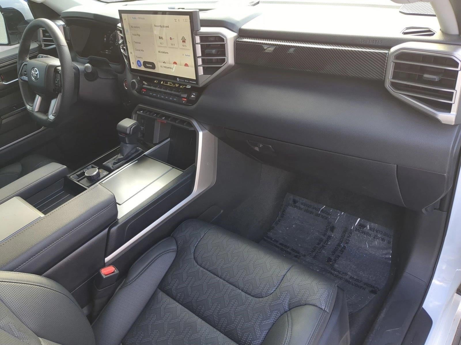 2024 Toyota Sequoia SR5 4WD (Natl)