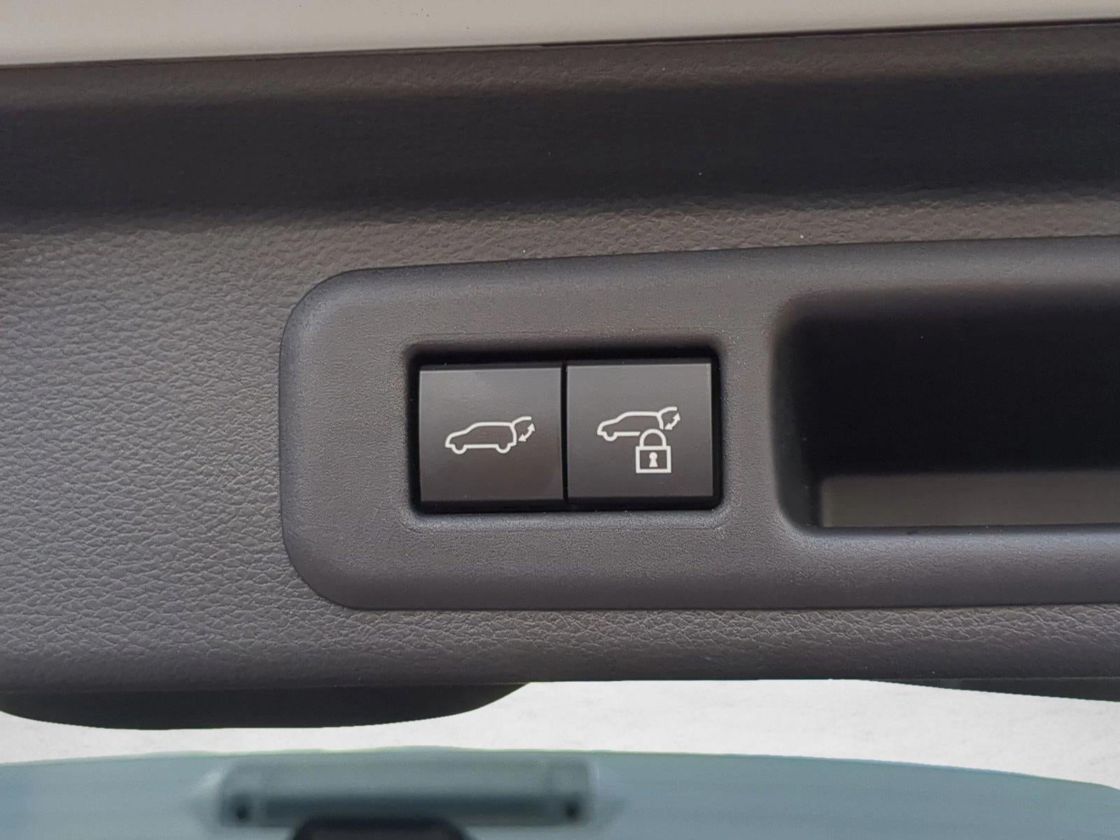 2024 Toyota Sequoia SR5 4WD (Natl)