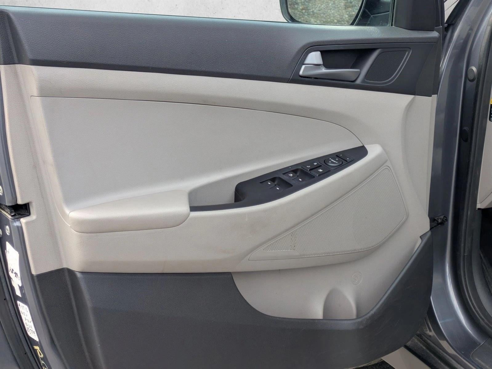 2016 Hyundai TUCSON FWD 4dr SE