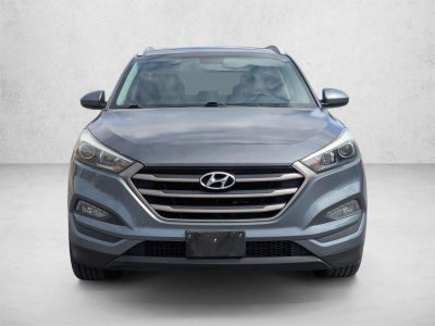 2016 Hyundai TUCSON FWD 4dr SE