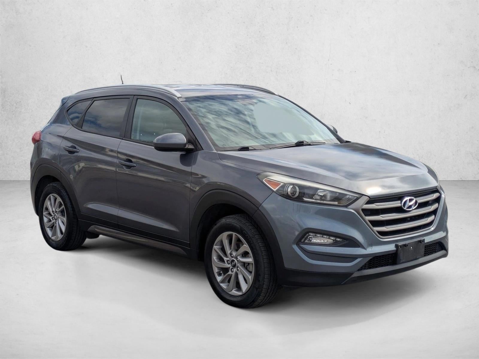 2016 Hyundai TUCSON FWD 4dr SE