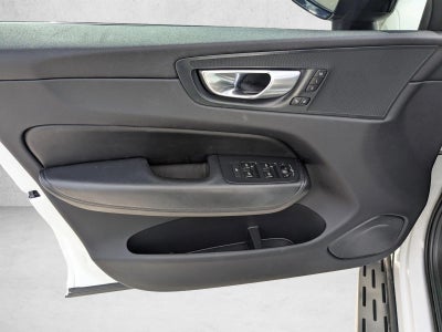 2024 Volvo XC60 B5 AWD Core Dark Theme