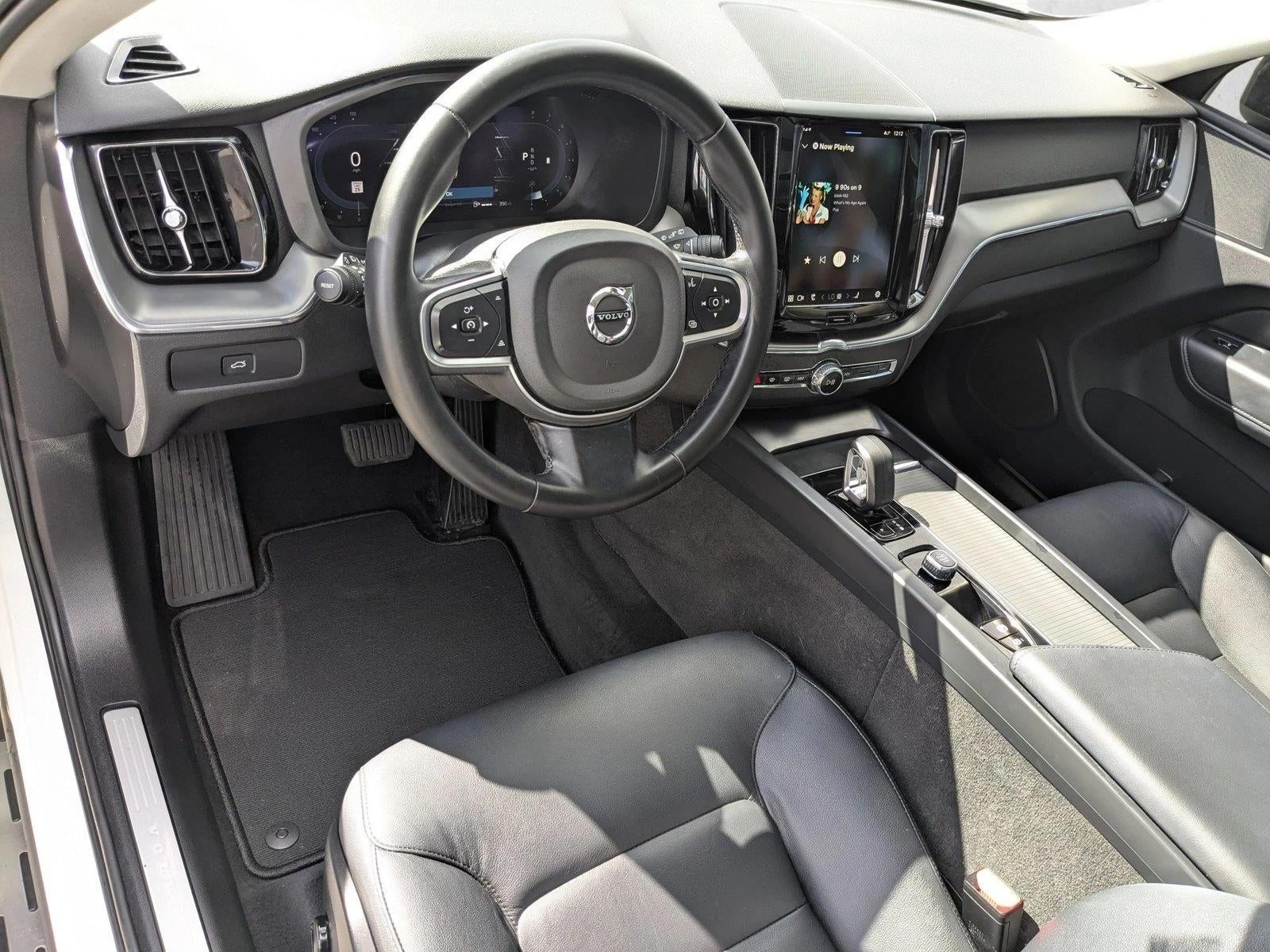 2024 Volvo XC60 B5 AWD Core Dark Theme