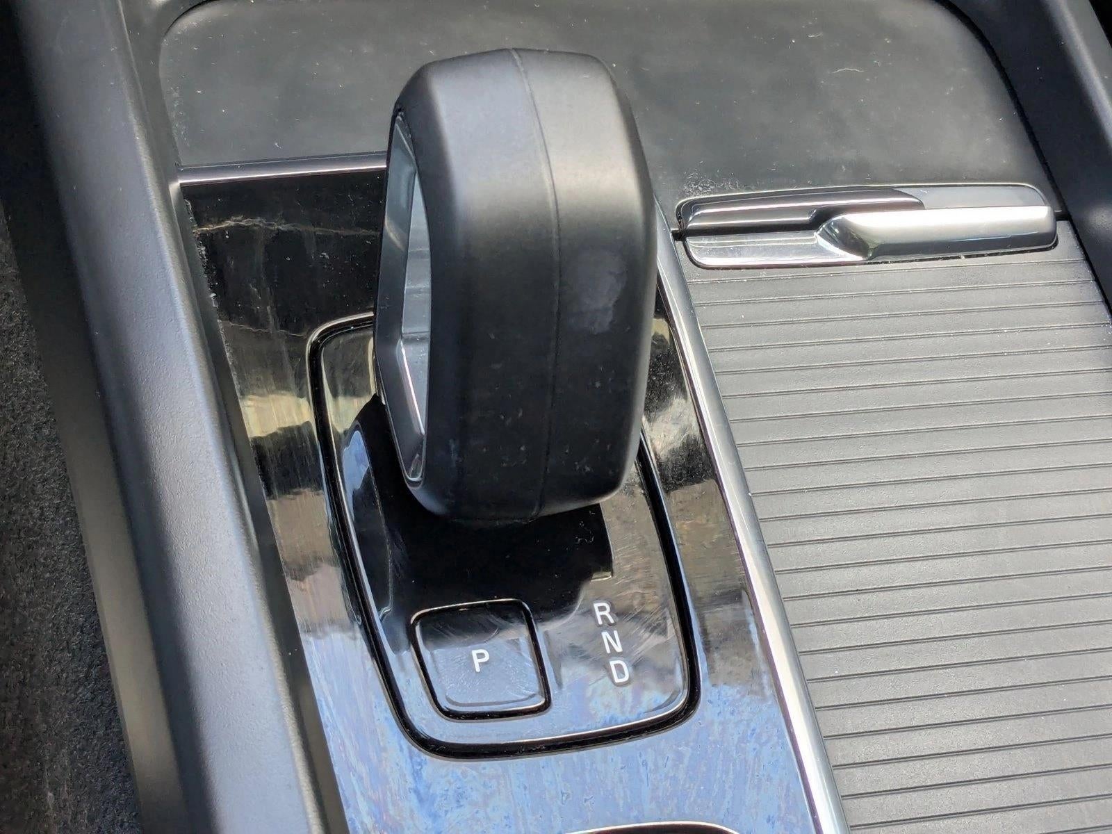 2024 Volvo XC60 B5 AWD Core Dark Theme