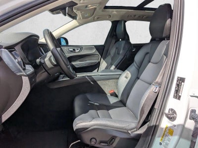 2024 Volvo XC60 B5 AWD Core Dark Theme