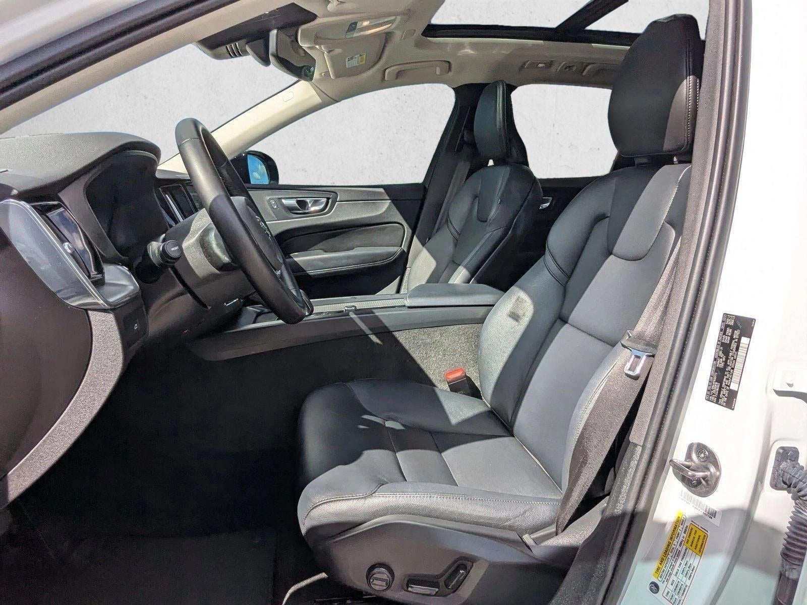 2024 Volvo XC60 B5 AWD Core Dark Theme
