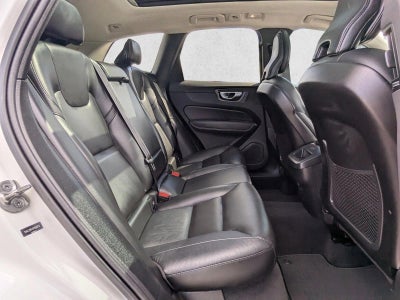 2024 Volvo XC60 B5 AWD Core Dark Theme