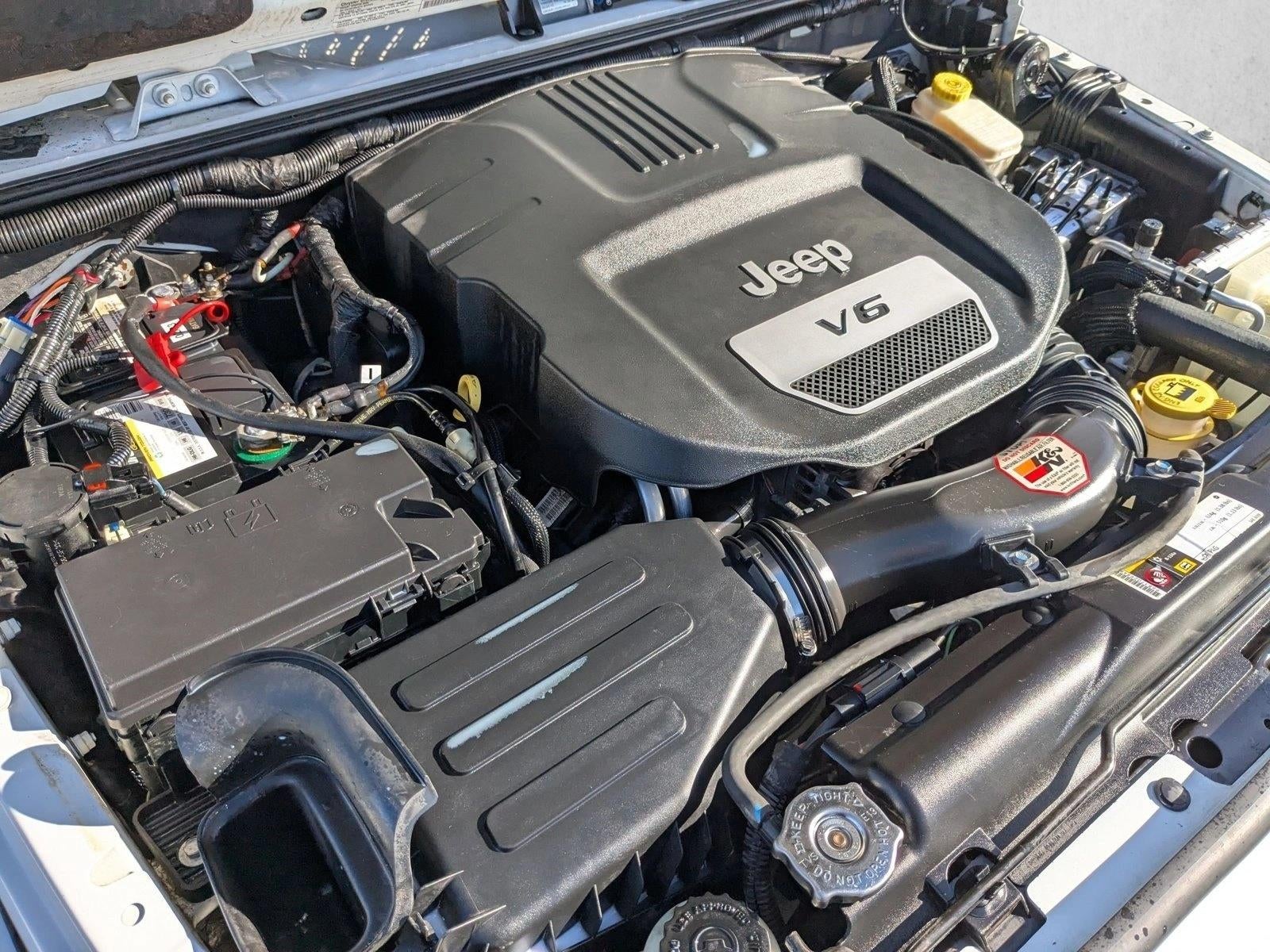 2014 Jeep Wrangler Unlimited 4WD 4dr Sahara