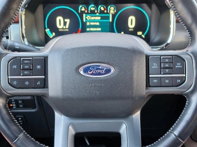 2022 Ford F-150 LARIAT 4WD SuperCrew 5.5' Box