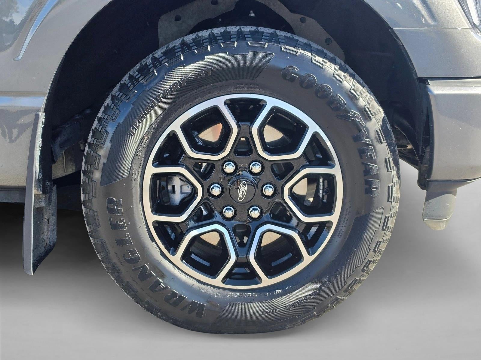 2022 Ford F-150 LARIAT 4WD SuperCrew 5.5' Box