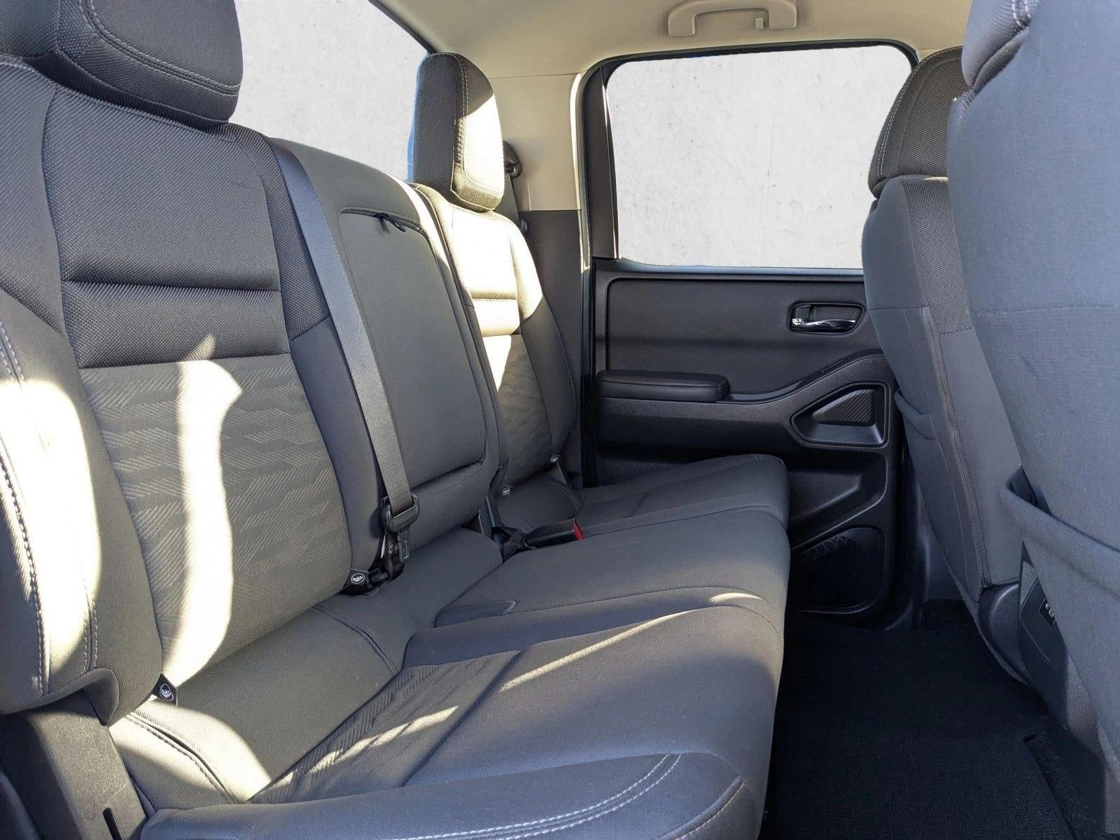 2022 Nissan Frontier Crew Cab 4x4 SV Auto