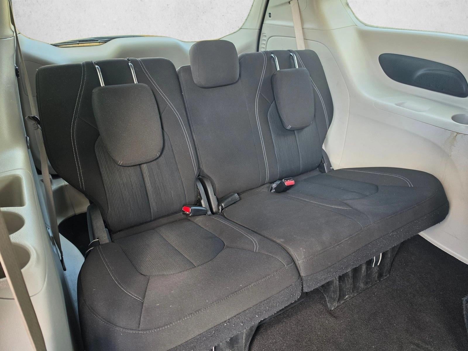 2022 Chrysler Voyager LX FWD
