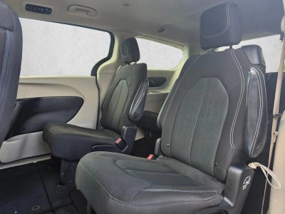 2022 Chrysler Voyager LX FWD