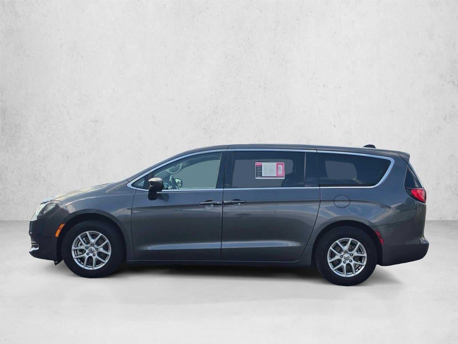 2022 Chrysler Voyager LX FWD