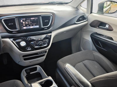 2022 Chrysler Voyager LX FWD