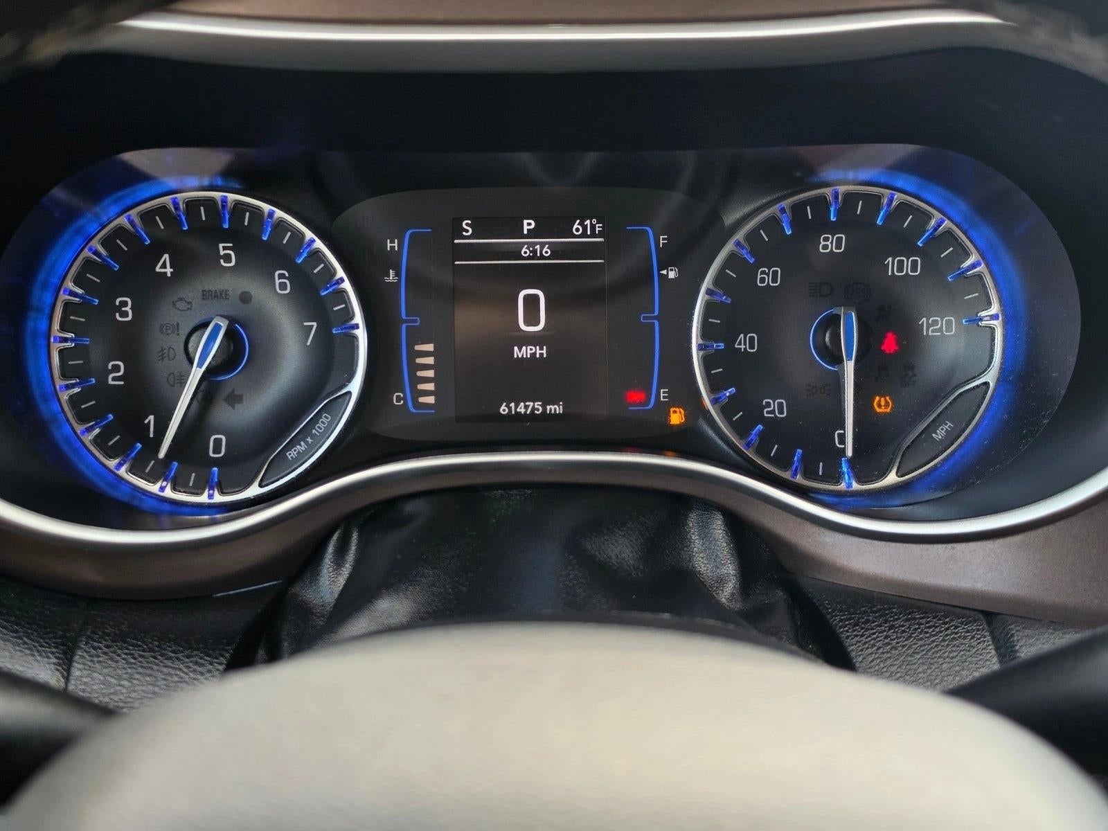 2022 Chrysler Voyager LX FWD