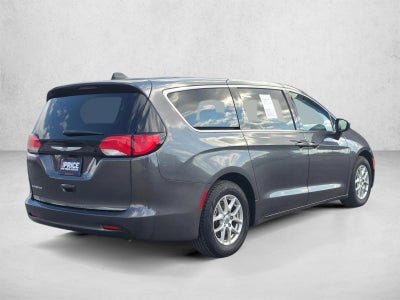 2022 Chrysler Voyager LX FWD